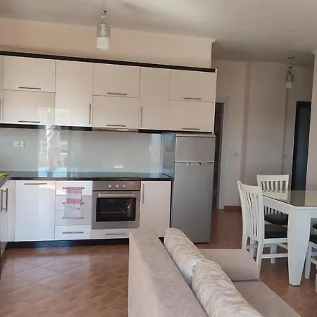 Qazim Demi Appartamento Sarandë